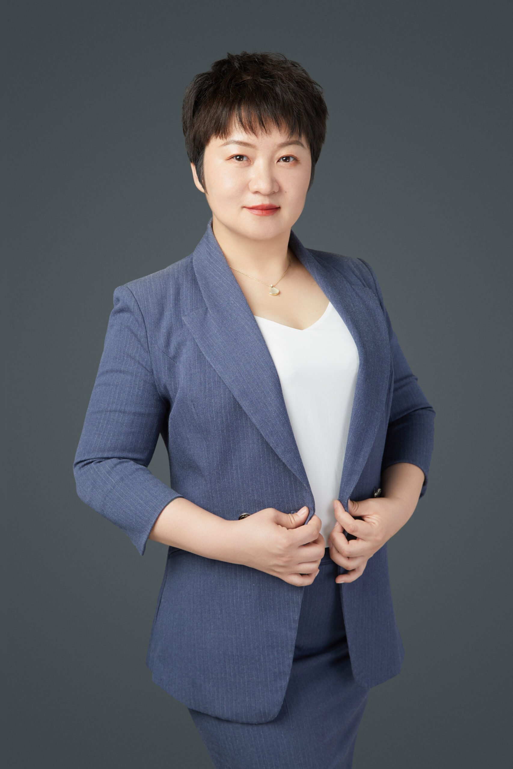 洪丹个人简介